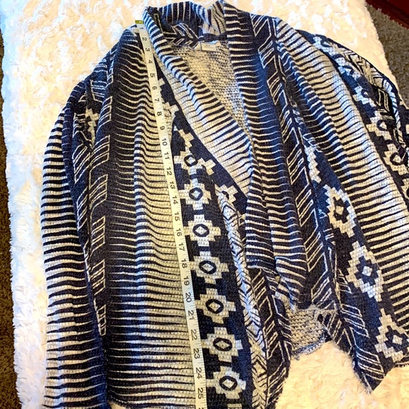 Ariat Sweaters - ARIAT Bohemian Open High Low cardigan size Small Blue/ White lightweight EUC